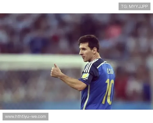 《回顾世界杯历程：从激情对决到传奇瞬间，足球盛宴的巅峰时刻》